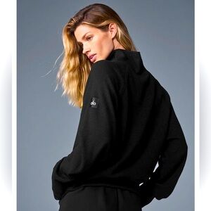 Alo Waffle Weekend Escape Mock Neck Long Sleeve in Black size L